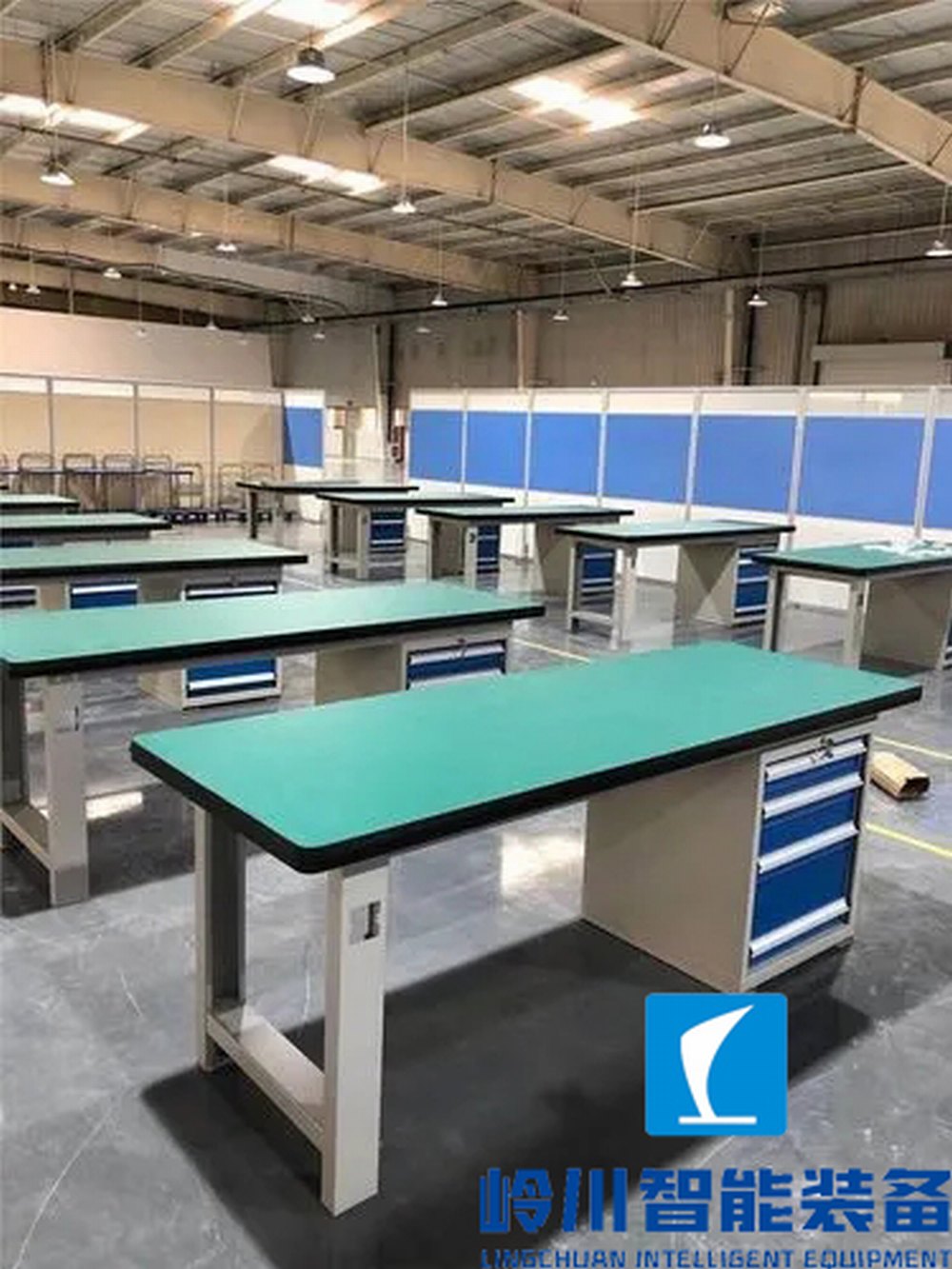 工作臺(tái)1.webp.jpg